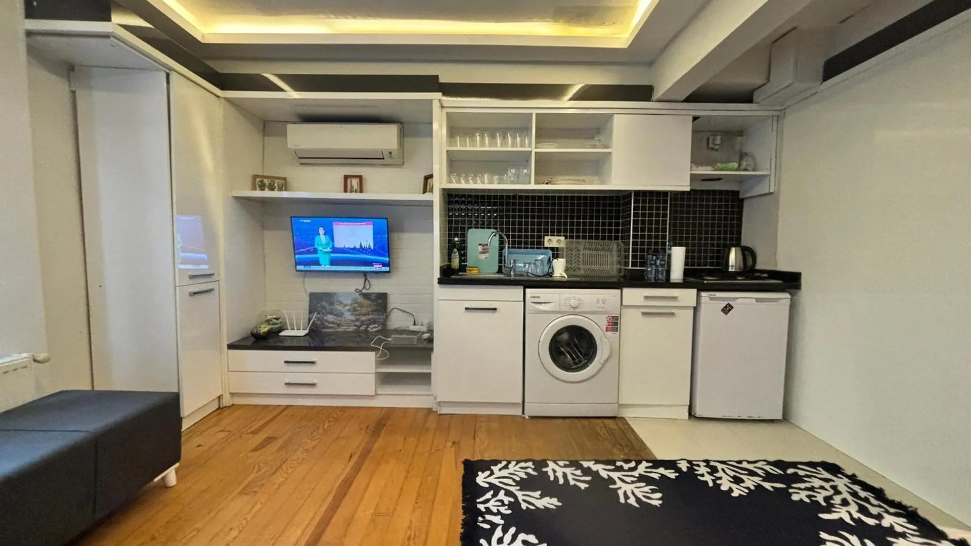 Charming Semi-Basement Apartment Steps From Taksim Square No 1 Istanbul