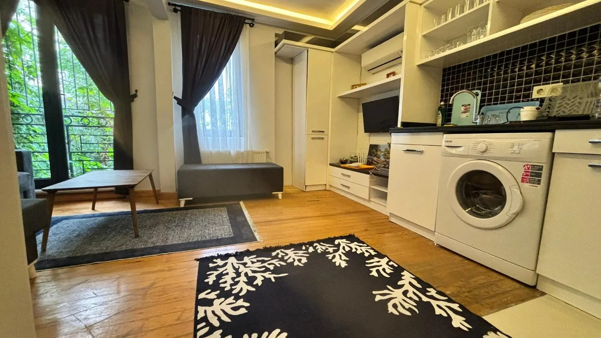 Charming Semi-Basement Apartment Steps From Taksim Square No 1 Istanbul Turcia